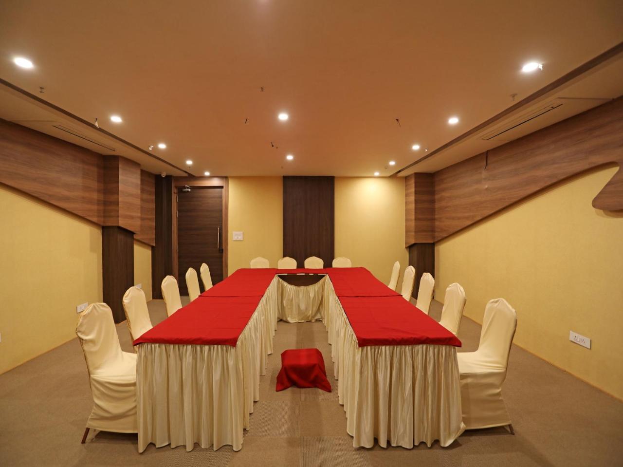 Oyo 16835 Stayotel Airport Hotel