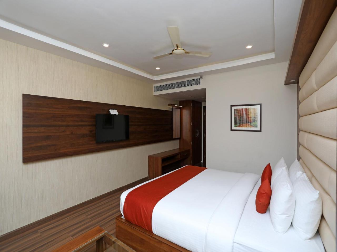 Oyo 16835 Stayotel Airport Hotel