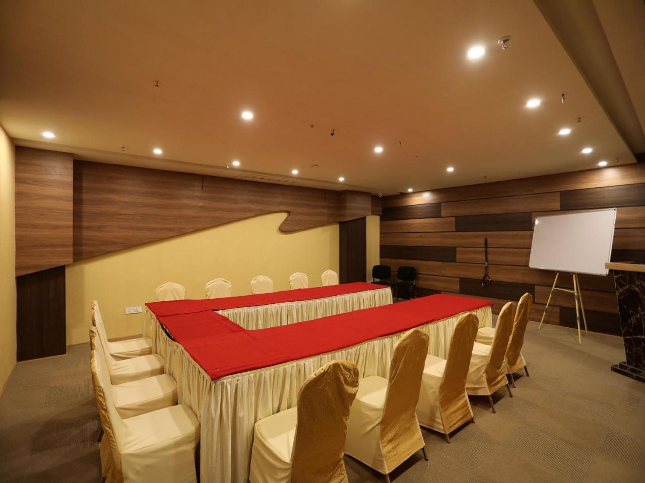 Hotel Oyo 16835 Stayotel Airport Kolkata